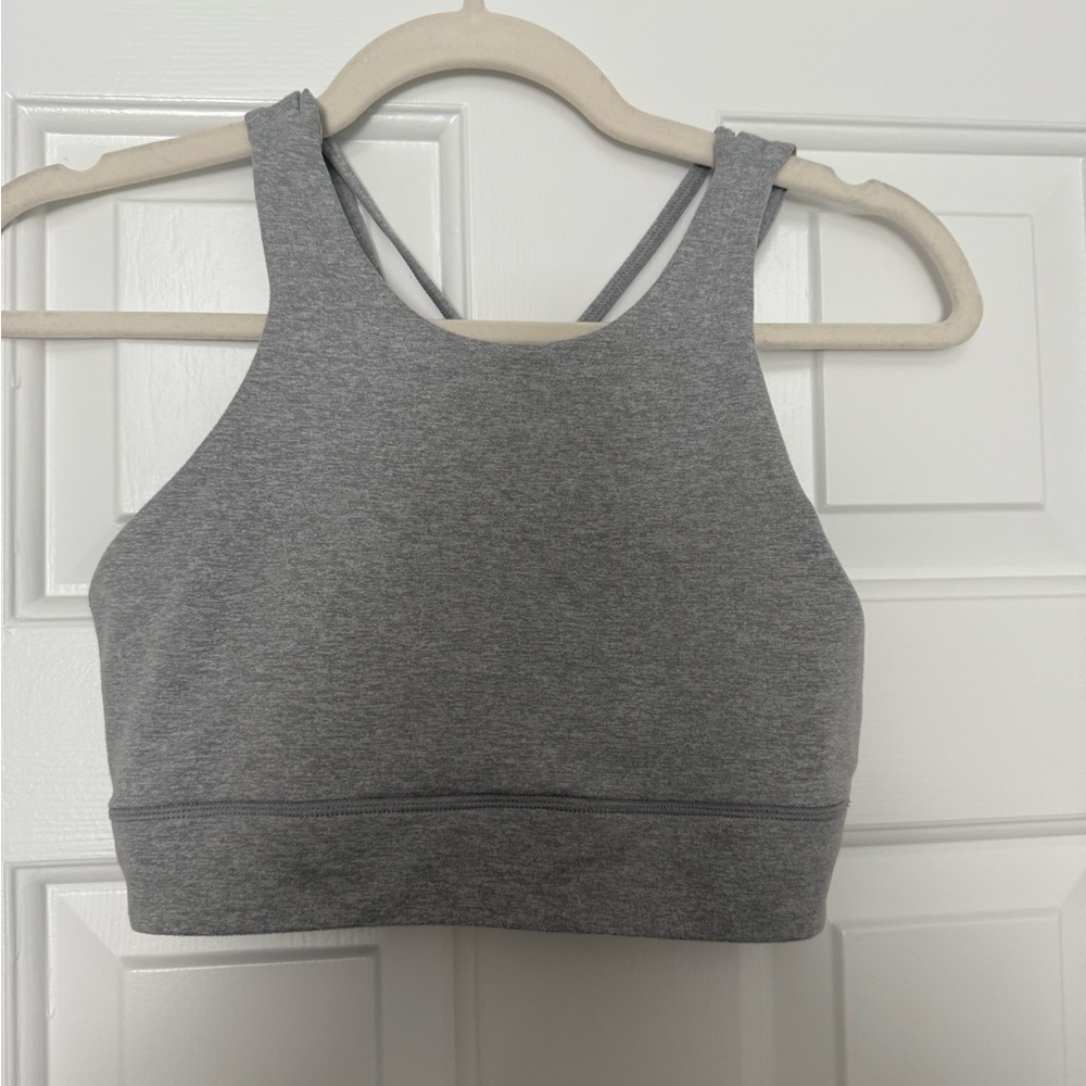 Vuori elevation bra- size M in light Heather gray